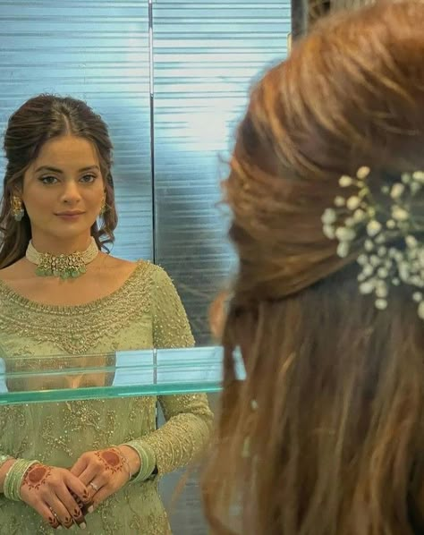 Hair Styles For Nikkah, Nikkah Braid Hairstyle, Dua Khair Outfit, Nikkah Guest Hairstyles, Hairstyle For Nikkah, Pakistani Engagement Look, Hairstyle With Bindiya Pakistani, Baat Pakki, Baat Pakki Ideas