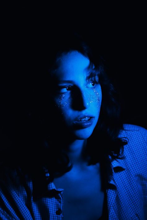 Blue Light Photography Portraits, Person In Blue Lighting, Blue Photography Portrait, Monochrome Portrait Photography, Single Light Photography, Low Light Photography Portraits, Blue Lighting Reference, Blue Light Portrait, Blue Photoshoot Aesthetic