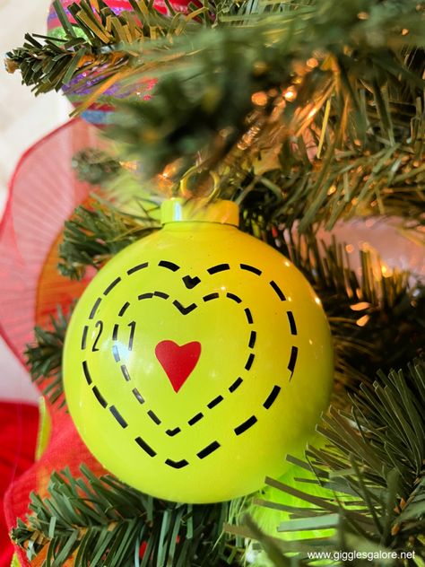 The Grinch Christmas Ornaments, Diy Grinch Ornaments Christmas Trees, Grinch Heart Ornament, Diy Grinch Christmas Ornaments, Easy Grinch Crafts, Grinch Heart Grew Three Sizes, Grinch Christmas Ornaments Diy, Diy Grinch Christmas Tree, Grinch Christmas Decorations Diy