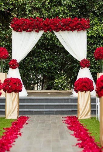 Valentines Day Wedding Ideas ★ See more: https://www.weddingforward.com/valentines-day-wedding-ideas Wedding Church Aisle, Red Gold Wedding, Red Weddings, Red Wedding Decorations, Fun Wedding Decor, Red And White Weddings, Red Wedding Theme, Red Rose Wedding, Church Wedding Decorations