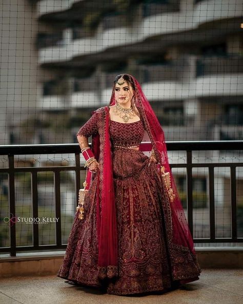 Punjabi Photoshoot, Dressing Hacks, Maroon Bridal Lehenga, Marriage Dresses, India Wedding Dress, Lehenga Inspiration, Evil Quotes, Bright Outfit, Bridal Suits