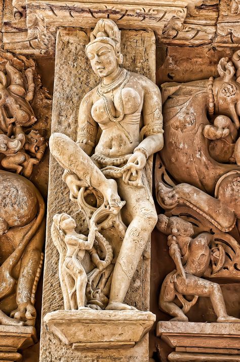 Stone Sculpture Art, Historical Sculptures, Ancient Indian Art, Ancient Indian Architecture, Mannequin Art, Goddess Sculpture, Dance Paintings, Hindu Statues, Indian Sculpture