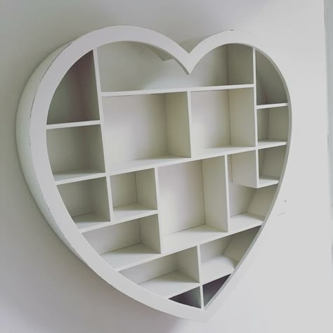 Heart Wall Shelf, Heart Shelf Decor, Cute Room Shelves, Heart Shaped Shelf, Cute Furniture For Bedroom, Cute Shelving, Heart Shelves, Heart Bookshelf, Aesthetic Shelves