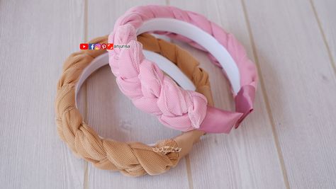 Learn how to make braided headbands and puffy braided headbands with this braided fabric headband tutorial. A handmade braided headband made out of chiffon and tulle fabric. Braided Headband Tutorial, Braided Headband Diy, Hairband Tutorial, Braid Headband Tutorial, Braid Hairband, Fabric Headband Tutorial, Diy Braided Headband, How To Make Braids, Braided Headbands