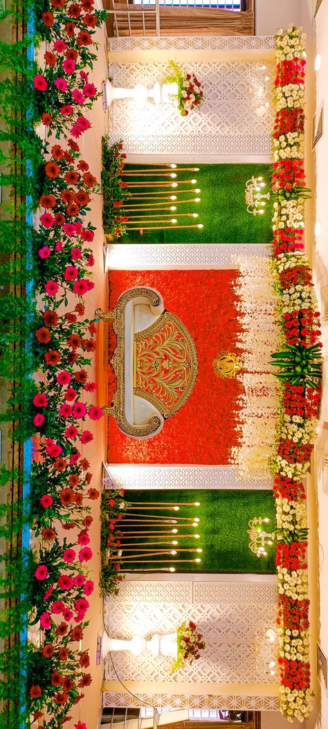 Simple Wedding Stage Decorations, Hindu Marriage Decoration Stage, Marriage Decoration Stage, Reception Stage Decoration Backdrops, Marriage Stage, Wedding Reception Stage, Marriage Hall Decoration, Stage Decoration Photos, Engagement Stage Decoration