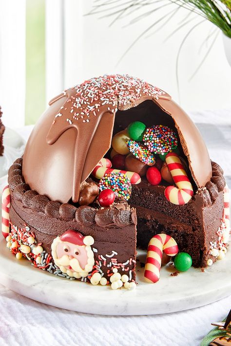 Christmas Smash Cake, Woolworths Cakes, Best Christmas Cake Recipe, Holiday Cake Decorating, Gardens Australia, Chocolate Dome, Christmas Trifle, Christmas Recipes Easy, Christmas Cake Designs