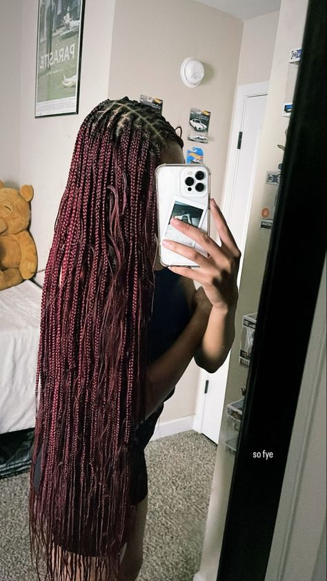 ig- anyssahl Red Knotless On Black Hair, Burgundy Small Boho Knotless Braids, Cherry Red Braids Black Women, Burgundy Knotless Box Braids With Curls, Burgundy Large Knotless Braids, Small Burgundy Knotless Braids, Burgundy And Brown Braids, Small Knotless Box Braids Boho, Dark Burgundy Braids