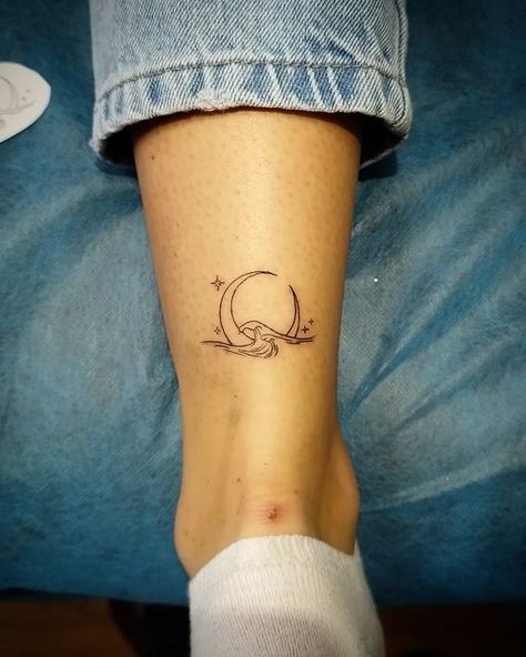 Sky And Moon Tattoo, Sea And Moon Tattoo, Moon And Waves Tattoo, Moon Wave Tattoo, Moon And Sea Tattoo, Introvert Tattoo Ideas, Introvert Tattoo, Poodle Tattoo, Flower Vine Tattoos