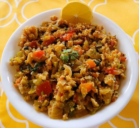 Anda Bhurji Mumbai Street Style is a scrumptious scrambled eggs recipe, flavoured with Indian spices. Anda Bhurji Recipe, Anda Bhurji, Bhurji Recipe, Baked Dips, Mumbai Street, Spicy Eggs, Pav Bhaji Masala, Scrambled Eggs Recipe, Indian Bread