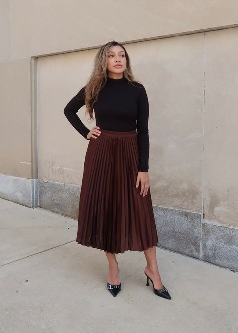 chocolate brown pleated midi skirt Maroon Pleated Skirt Outfit, Brown Pleated Skirt Outfit, Brown Pleated Skirt, Pleated Skirt Outfit, Midi Skirt Outfit, Brown Satin, Winter Skirt, Satin Skirt, Thanksgiving Outfit