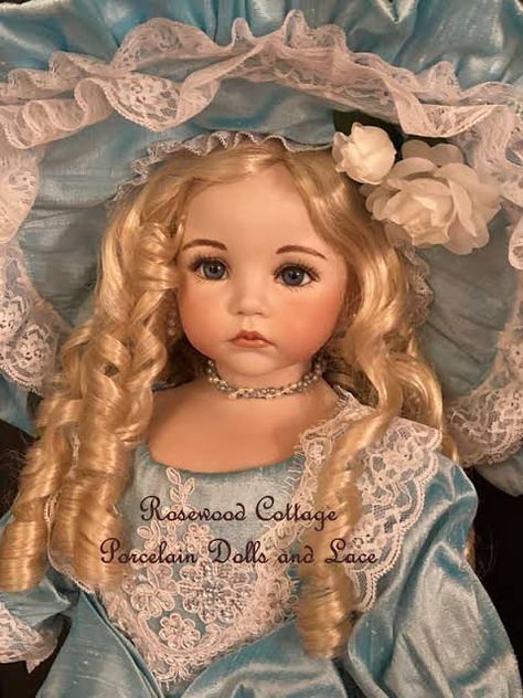 Porcelain Dolls Vintage, Porcelain Doll Aesthetic, Dolls Porcelain, Porcelain Dolls For Sale, Vintage Porcelain Dolls, Antique Porcelain Dolls, Doll Aesthetic, Dolls Vintage, Porcelain Doll