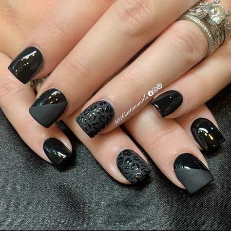 I absolutely love the half matte look over black! #101customnails #nailedyleah #nails #nailart #freehand #naileditdaily #nailsofinstagram #nailartaddict Black Matte Nails With Glossy Design, Matte Black Fall Nails, Matte Black Nails With Glossy Design, Half Matte Nails, Black Matte Nails With Design, Black Matte Nails, Toes Painted, Natural Gel Nails, Matte Black Nails