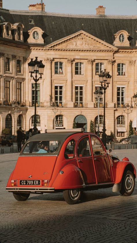 Paris Metro Stations, Perfume Branding, 1960s Aesthetic, 50s Aesthetic, France Aesthetic, Nostalgic Pictures, Paris Metro, Spring Mood, Metro Station