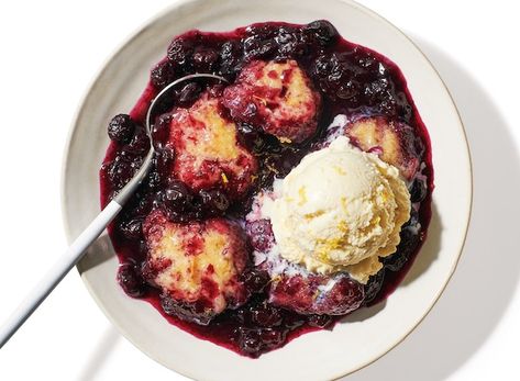 Berry Dumplings, Blackberry Dumplings, Blueberry Cobbler Recipe, Easy Blueberry Cobbler, Blueberry Cobbler Recipes, Publix Recipes, Frozen Dumplings, Sweet Easy, Comfort Desserts