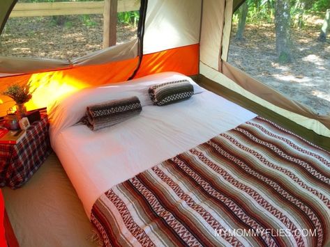 Organisation En Camping, Glamping Essentials, Hammock Camping Gear, Zelt Camping, Camping Bedarf, Camping Desserts, Camping For Beginners, Family Tent Camping, Camping Organization