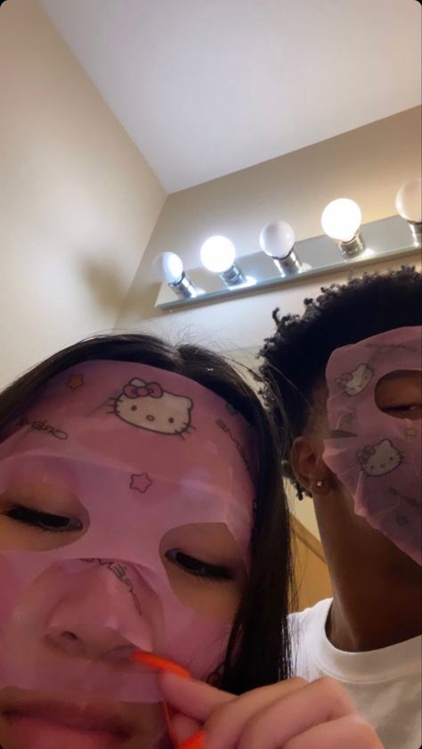 Heo Peppa, Shop Hello Kitty, Hello Kitty Face, Cute Date Ideas, Couple Goals Teenagers, Cute Relationship Photos, My Kind Of Love, Hello Kitty Items, The Perfect Guy