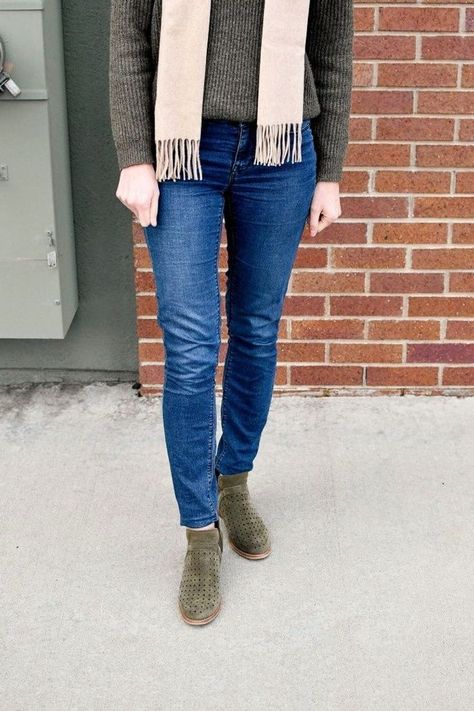 How to style olive green ankle boots in a casual winter outfit | find more outfit inspiration for everyday women on cottoncashmerecathair.com! Olive Green Ankle Boots Outfit, Green Ankle Boots Outfit, Green Boots Outfit, Ankle Boots Outfit, Casual Winter Outfit, Green Ankle Boots, Boots Outfit Ankle, Green Boots, Boots Casual