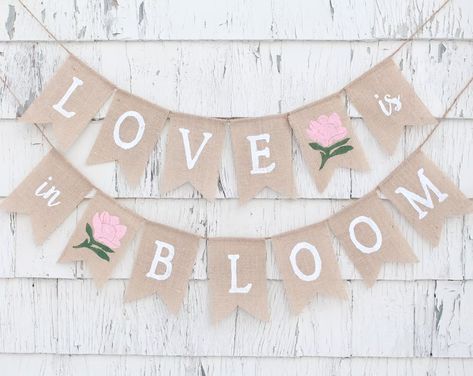 Love is in bloom sign - Etsy Flower Bridal Shower Theme, Couples Shower Decorations, Floral Bridal Shower Theme, Love Is In Bloom, Garden Party Bridal Shower, Bridal Shower Inspo, Let Love Grow, Garden Bridal Showers, Bridal Shower Banner