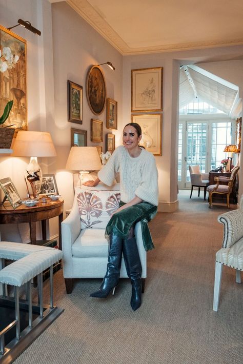 Before I move into my new house I got 5 design tips from a top interior designer. Click to read Jane Churchill's interiors advice. Front Roe, Sitting Room Design, Louise Roe, Traditional Interior Design, Top Interior Designers, Traditional Interior, New Home Designs, Best Interior Design, Drawing Room