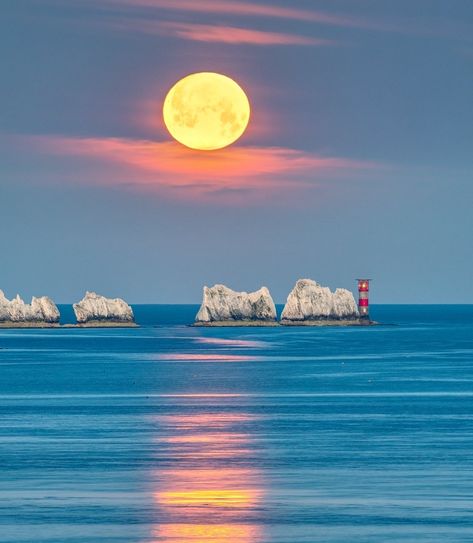 Have A Blessed Evening, Needles Isle Of Wight, Blessed Evening, Vision Photography, Strawberry Moons, Super Moon, The Isle, Isle Of Wight, Screen Wallpaper