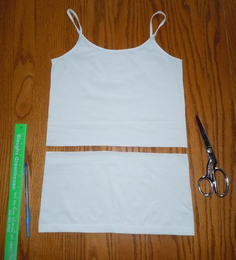 R i g S t y l e: Tube Top DIY Diy Tube Top From T Shirt, How To Make A Tube Top, Diy Tube Top, T Shirt Upcycle, Tube Bra, Wonder Woman Cosplay, Upcycle Clothes Diy, Top Diy, Diy Fashion Clothing