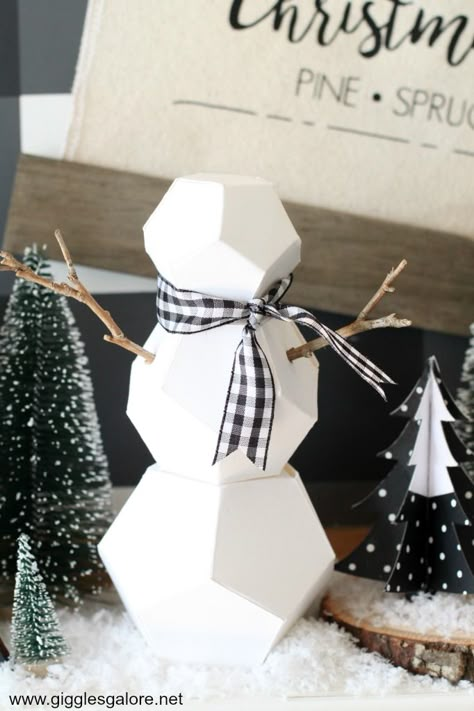 Holiday Decor with Cricut Maker vs. Explore Air 2 Ideas To Make With Cricut, Farmhouse Holiday Decor, Christmas Gifts To Make, Gift Ideas To Make, Christmas Cricut, Christmas Coasters, Farmhouse Holiday, A White Christmas, Diy Cricut