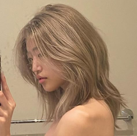 Mousy Blonde, Sand Blonde Hair, Blonde Asian Hair, Blonde Asian, Wine Red Hair, Haircuts Straight Hair, Hair Makeover, Brown Hair With Highlights, Short Hair Haircuts