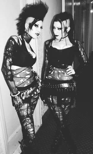 Goth Rock Aesthetic, 80s Trad Goth Outfits, Female Punk Outfits, 80s Punk Fashion Women, Deathrocker Goth, Punk Fashion Women, Trad Goth Outfits, Punk Goth Fashion