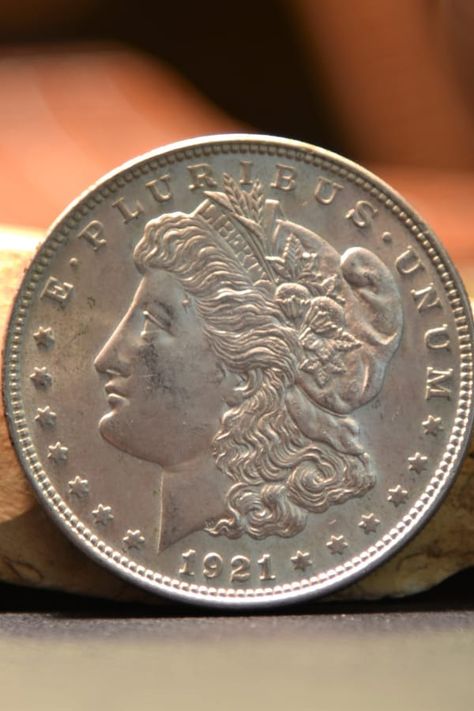 What's the value of a 1921 Morgan silver dollar Silver Dollar Coin Value, Coin Value Chart, Silver Coins Worth, Dollar Coin Value, Silver Dollar Value, Penny Value Chart, Old Coins Price, Old Silver Coins, Old Coins Value