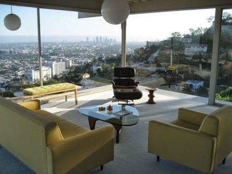 🌟 Discover the Stahl House: A Modernist Icon 🏠 During my architecture studies at Santa Monica College, I encountered the breathtaking Stahl House—a true testament to Modernist architecture. Positioned atop the Hollywood Hills, this masterpiece captivates with its seamless integration of sleek lines and expansive glass walls, offering unparalleled views of Los Angeles. Step inside to find minimalist interiors that perfectly complement the structure’s clean aesthetic. From iconic furniture pi... Case Study House 22, Stahl House, Pierre Koenig, Case Study House, Case Study Houses, Mid Century Modern Living, Mid Century Architecture, Architecture Magazines, Modern Bungalow