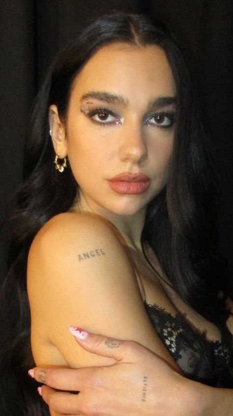 Dua Lipa Tattoo, Wine Glass Tattoo, Tiny Heart Tattoos, Hollywood Model, Healing Tattoo, Toned Abs, Glamorous Makeup, Mtv Videos, Black Lace Bra