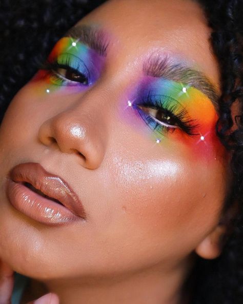 Makeup Pride, Rainbow Eye Makeup, Head Over Heels In Love, Sugarpill Cosmetics, Rainbow Eyes, Pride Makeup, Rainbow Makeup, Makeup Help, Stunning Makeup