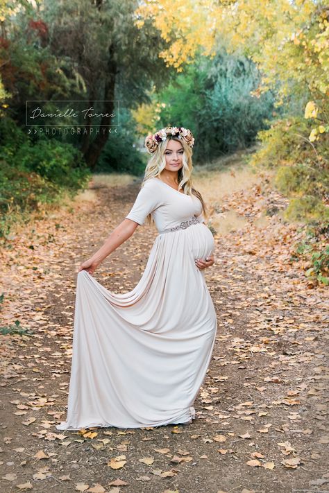 Danielle Torres Photography - Romantic flower crown Maternity Photo Shoot - Maternity photos - Maternity Pose Fall Family Photo Outfits, Maternity Photoshoot Poses, Maternity Photo Shoot, Fall Maternity, Maternity Photography Poses, Maternity Poses, Family Photo Outfits, Pregnant Woman, Maternity Shoot