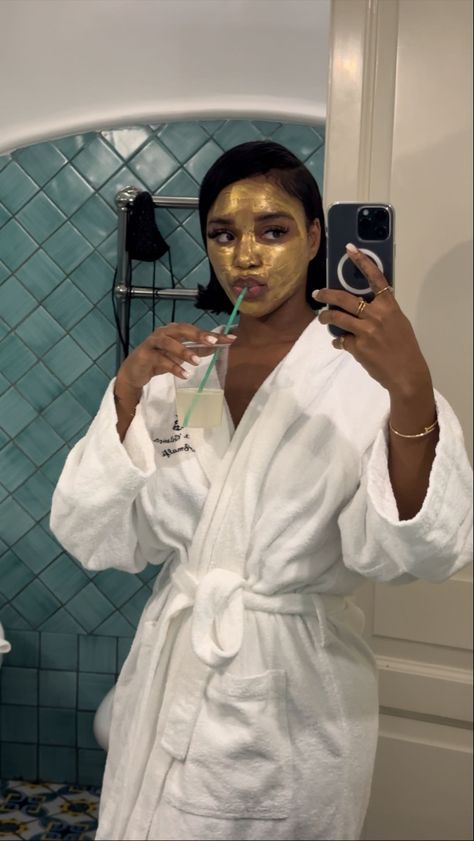 Black Girls Skin Care Aesthetic, Self Care Aesthetic Ideas Black Women, Deja Core, October Goals, Face Mask Aesthetic, Mode Tips, Black Femininity, Pretty Skin Care, Pretty Skin