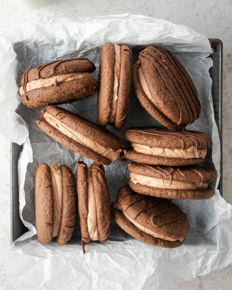 Fudge Rounds, Gluten Free Fudge, Non Dairy Butter, Vegan Fudge, Little Debbie, Cookie Spread, Mint Cookies, How To Make Sandwich, Metal Tray