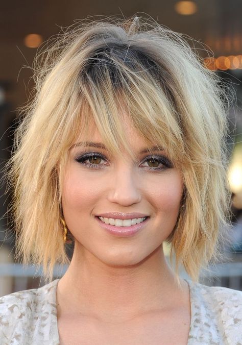 Best Hairstyles for Long Face Shapes: 30 Flattering Cuts: A Bob With Long-Swept Bangs is Great for Thick, Straight Hair Modern Shag Haircut, Hairstyles For Fine Hair, Short Shaggy Haircuts, Medium Shag Haircuts, Short Shag Haircuts, Short Shag Hairstyles, Shaggy Haircuts, Bob Hairstyles For Thick, Long Face Hairstyles