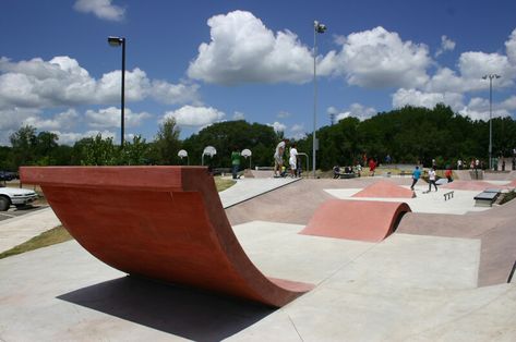 Brushy Creek Skatepark - New Line Skateparks Diy Skatepark, Backyard Skatepark, Skatepark Design, Skateboard Park, Play Ground, Sport Park, Sense Of Place, Public Spaces, Skate Park