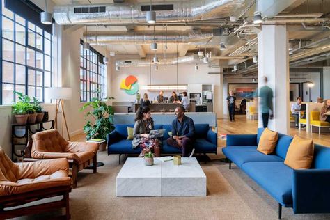 WeWork Office by Okra and Direct Painting Group Cool Office Space, Modern Office Space, Flexible Space, Open Office, Cool Office, Workspace Design, Private Office, Coworking Space, Living Room Style