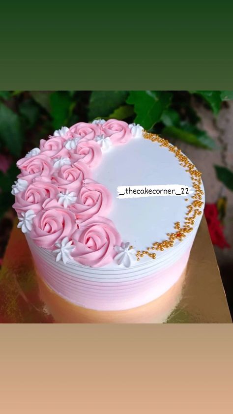 Easy Rosette Cake, Simple Pretty Cake Designs, 1kg Cake Design Birthday, Square Cake Designs Simple, Simple Cake Designs For Beginners, Birthday Cake Designs Unique, Cake Design For Beginners, Simple Cake Decorating Ideas For Beginners, Birthday Cake For Mom Unique