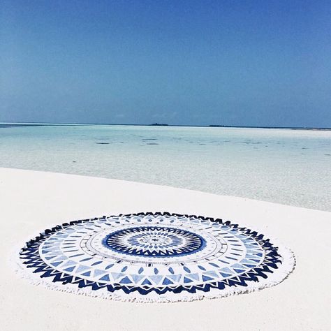 Step by Step easy tutorial to make your own DIY watermelon round towel! Get beach ready with the easy sewing project for a round towel! Beach Bday, The Beach People, Round Towel, Beach People, Beach Ready, By The Beach, Summer Lovin, Beach Blanket, Beach Bum