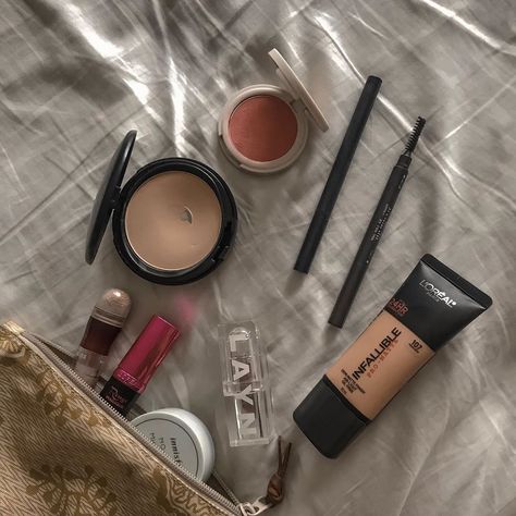 Alsa on Instagram: “Make-up I’ve packed for a 3-day trip to a music festival! Surprisingly it fits into this small pouch 😱 What are your must-have make-up…” Festival Checklist, 3 Days Trip, Outdoor Music, Festival Diy, Small Pouch, Festival Wedding, It Fits, Small Pouches, Makeup Pouch