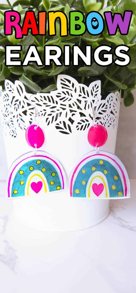 We're sharing the magic of shrinking plastic crafts and making rainbow DIY Shrinky Dink Earrings crafts for kids of all ages. Diy Shrinky Dink, Earrings Crafts, Shrinky Dink Earrings, Shrink Plastic Jewelry, Rainbow Diy, Shrinky Dink, Circle Template, Plastic Crafts, Color Crafts