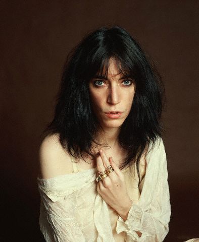 Patti Smith - Lady of the Bowery. #StyleIcon Patti Smith Easter, Patty Smith, Divas Pop, Lynn Goldsmith, Easter Photoshoot, Classic Album Covers, Robert Mapplethorpe, Musica Rock, Patti Smith