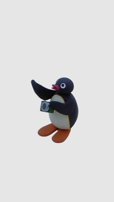 Pingu Iphone Wallpaper, Pingu Wallpaper Aesthetic, Pingu Wallpaper Iphone, Pingu Wallpaper, Pingu Pingu, Penguin Wallpaper, Noot Noot, Creative Aesthetic, Phone Humor