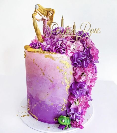 Rapunzel Birthday Cake Buttercream, Pink Purple And Gold Birthday Cake, Repunzal Birthday Cake Ideas, Rapunzel Cakes Ideas, Rapunzel Inspired Cake, Rapunzel Birthday Cakes, Tangled Inspired Cake, Tangled Cake Rapunzel, Rapunzel Birthday Party Cake