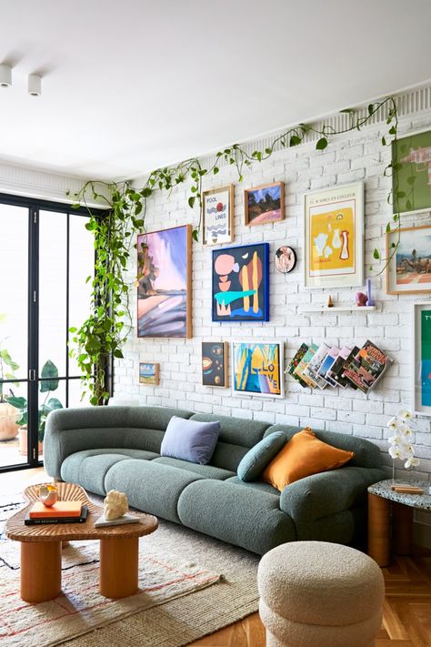 My Style: Curated maximalism Funky Living Rooms, Colorful Apartment, Apartment Decoration, Room Deco, Apartment Decor Inspiration, Apartment Inspiration, Decor Minimalist, Decor Living Room, Apartment Room