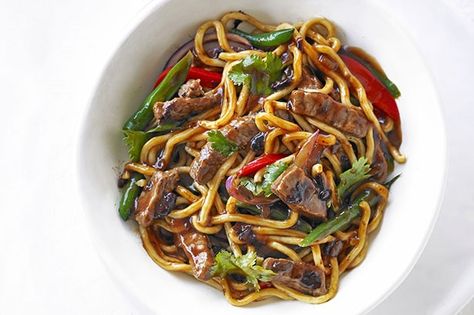 Beef, black bean and noodle stir-fry. Minus the beef.. like cowboy bebop Make Noodles At Home, Veg Chowmein, Veg Noodles Recipe, How To Make Noodles, Veg Noodles, Make Noodles, Beef Noodle Stir Fry, Black Bean Noodles, Noodle Dinner