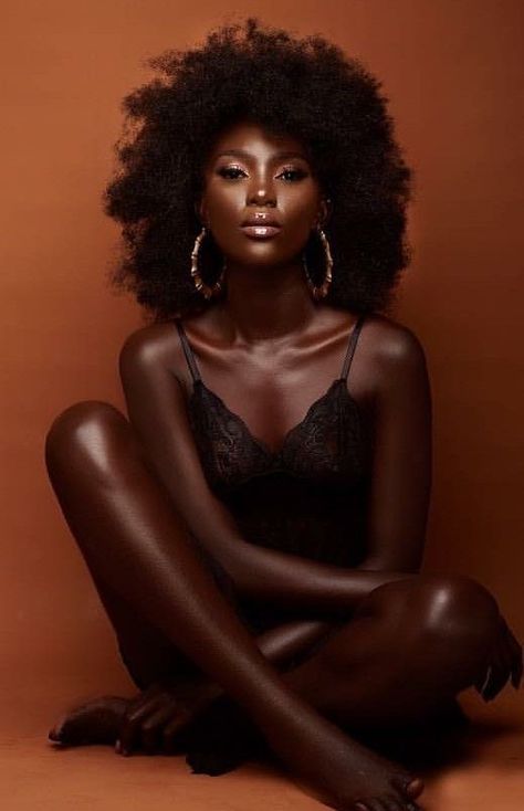 Nature Photoshoot, Dark Skin Beauty, Beauty Portrait, American Woman, Dark Skin Women, African Beauty, Dark Beauty, 인물 사진, Black Is Beautiful