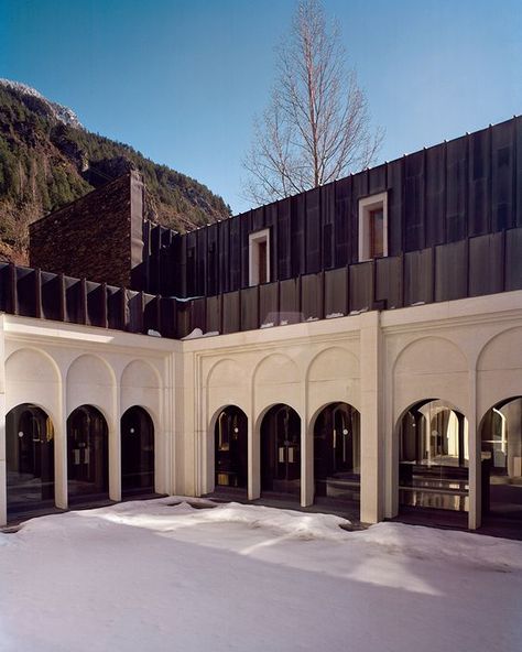 Mountain Rescue, Ricardo Bofill, Arch Architecture, Facade Architecture, World Of Interiors, Architecture Portfolio, Facade Design, Islamic Architecture, Architecture Plan