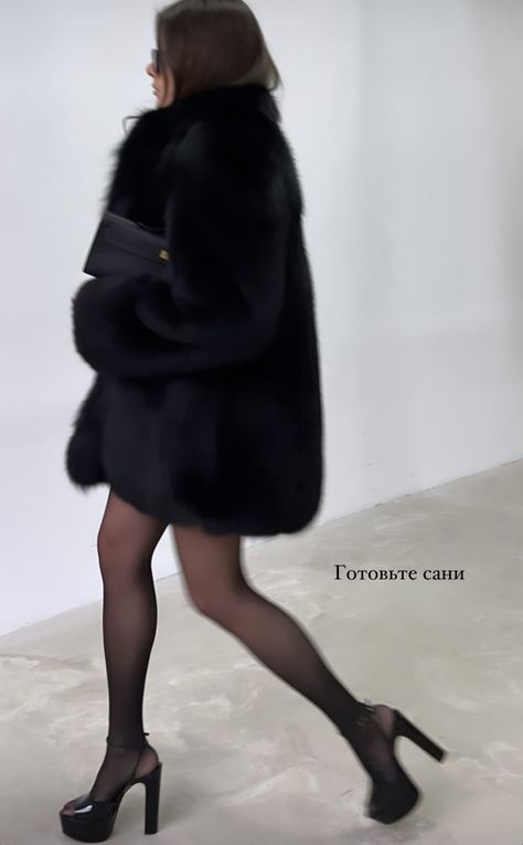 Black Fur Heels Outfit, Black Fur Coat Aesthetic, Long Black Fur Coat Outfit, Black Fur Coat Outfit Classy, Rich Aunt Aesthetic, Black Fur Coat Outfit, Faux Fur Coat Outfit, Worst Outfits, Luxurious Outfits